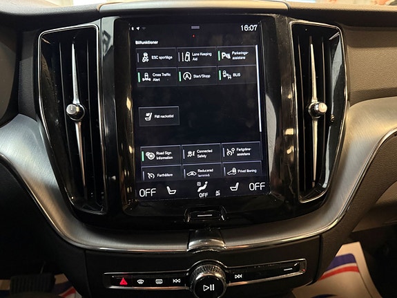 Volvo XC60 16 of 21