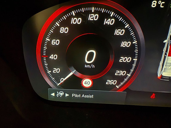 Volvo XC60 19 of 21