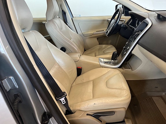 Volvo XC60 19 of 21