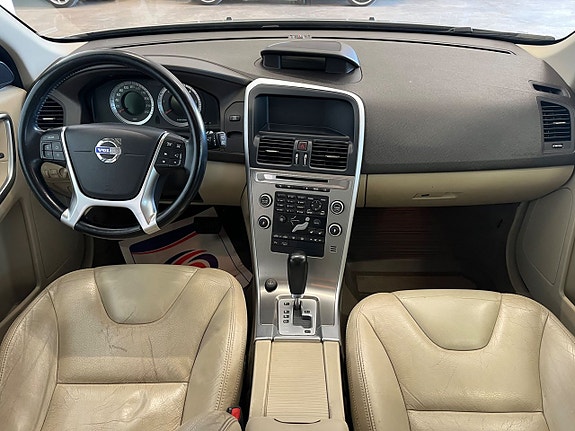 Volvo XC60 16 of 21