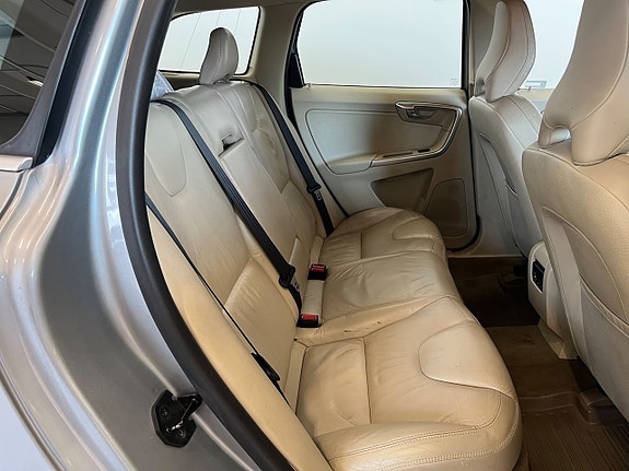 Volvo XC60 12 of 21
