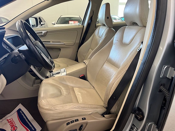 Volvo XC60 13 of 21