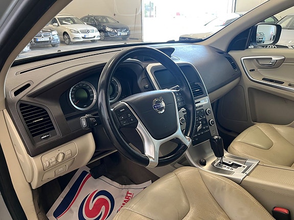 Volvo XC60 11 of 21