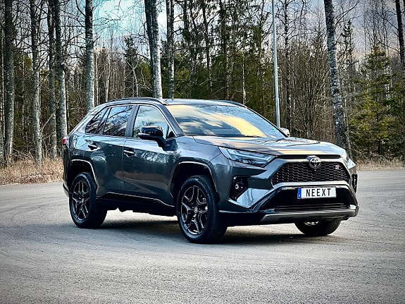 Toyota RAV4 4 of 5