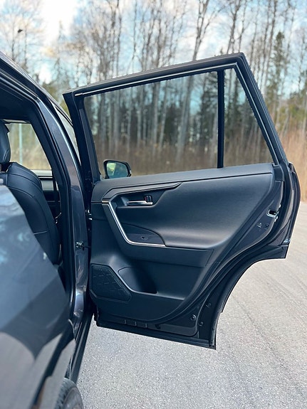 Toyota RAV4 17 of 17