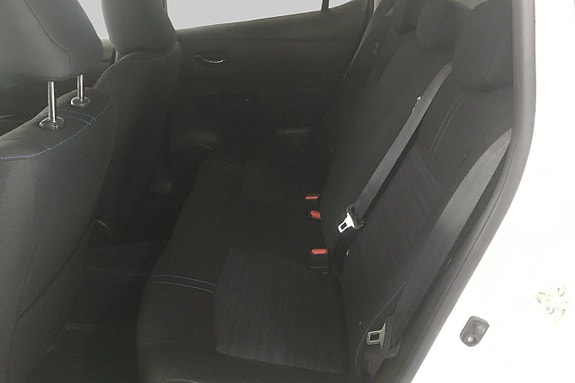 Nissan Leaf 9 of 12