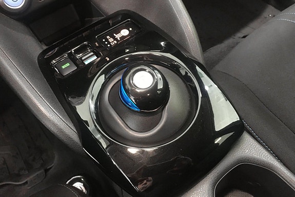 Nissan Leaf 12 of 12