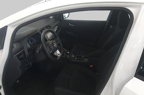 Nissan Leaf 8 of 12