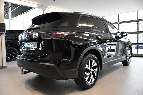 Volkswagen Tiguan 8 of 27