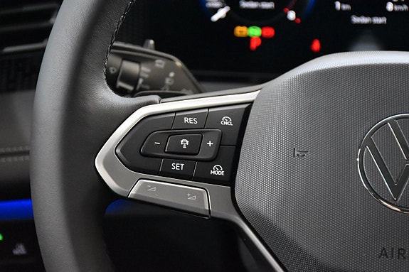 Volkswagen Tiguan 12 of 27