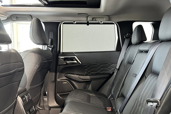 Mitsubishi Outlander 16 of 18