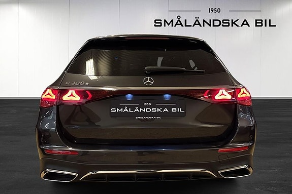 Mercedes-Benz E300 4 of 16