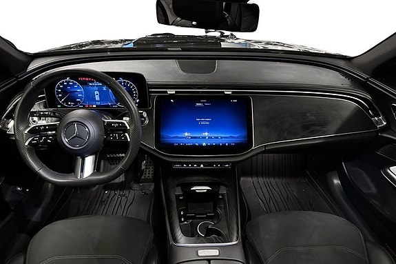 Mercedes-Benz E300 5 of 16