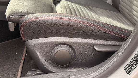 Mercedes-Benz GLA200 10 of 30