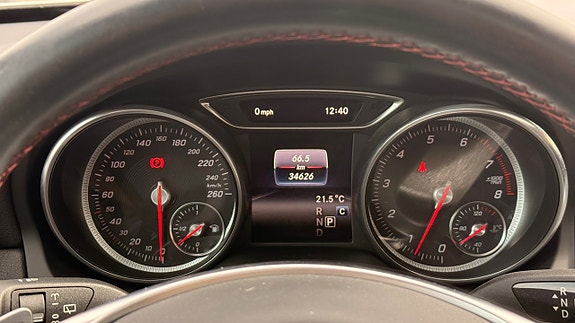 Mercedes-Benz GLA200 12 of 30