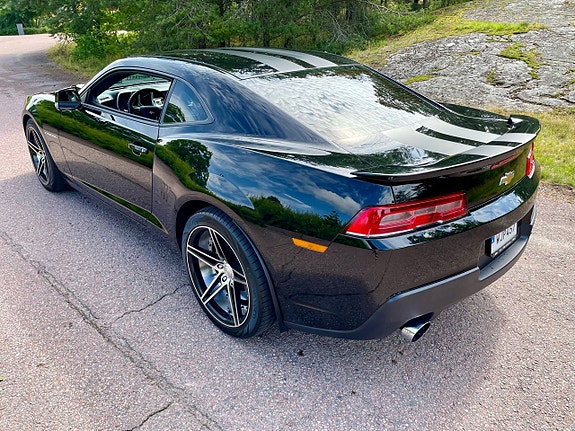 Chevrolet Camaro SS 3 of 5