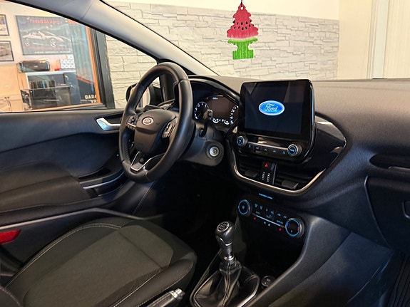 Ford Fiesta 13 of 18