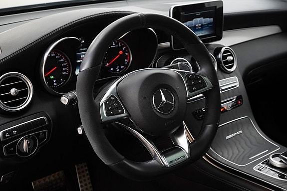 Mercedes-Benz GLC63 12 of 24