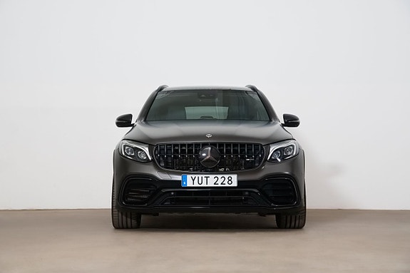 Mercedes-Benz GLC63 21 of 24