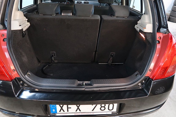 Suzuki Swift 13 of 18