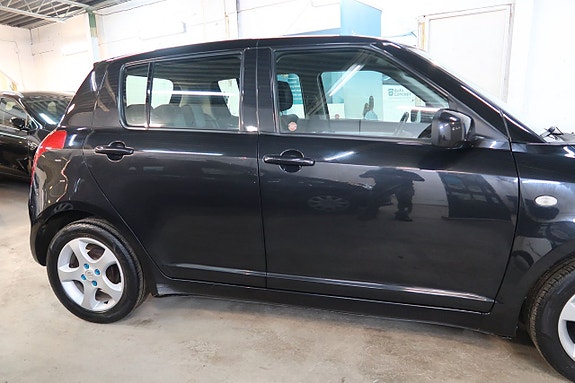 Suzuki Swift 7 of 18