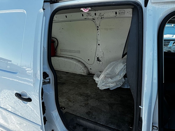 Volkswagen Caddy Maxi 14 of 18