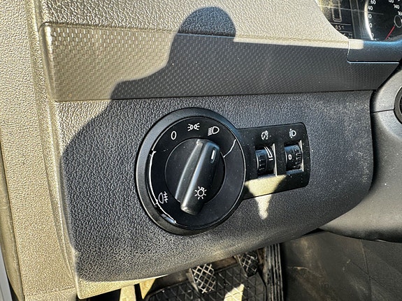 Volkswagen Caddy Maxi 16 of 18