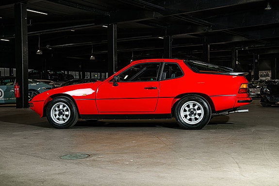 Porsche 924 3 of 27
