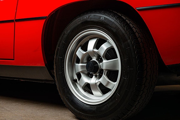 Porsche 924 25 of 27