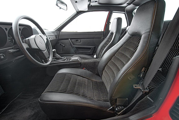 Porsche 924 12 of 27