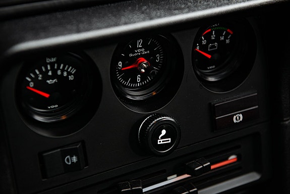 Porsche 924 19 of 27