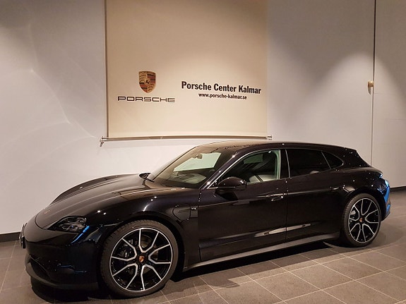 Porsche Taycan Sport Turismo 2 of 5