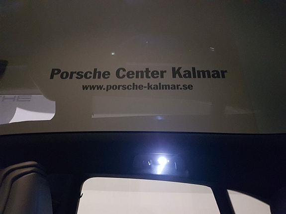 Porsche Taycan 10 of 11