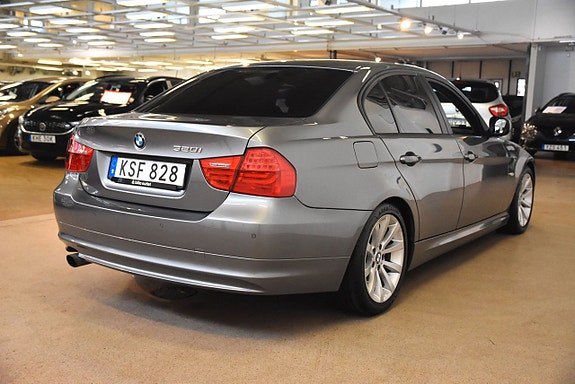 BMW 320 3 of 5