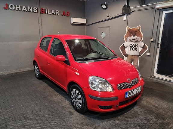 Toyota Yaris 2 of 5