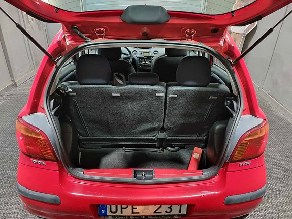 Toyota Yaris 5 of 5