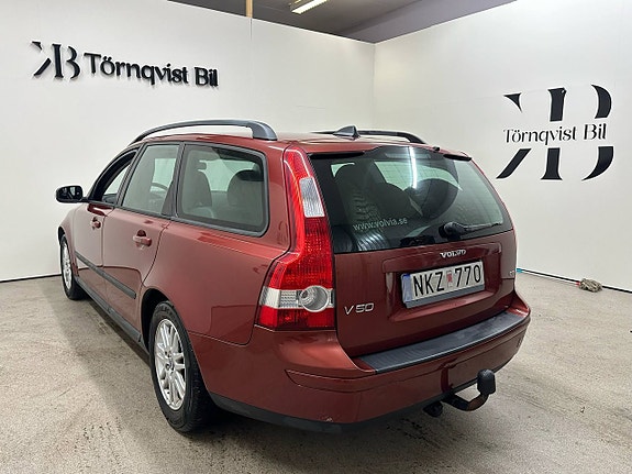 Volvo V50 3 of 5
