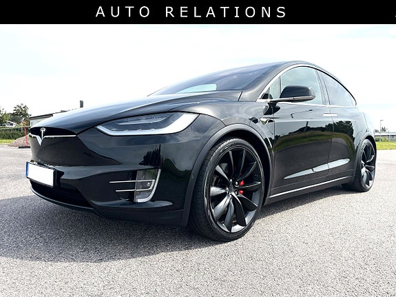 Tesla Model X 3 of 5