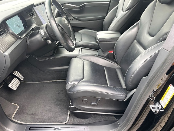 Tesla Model X 5 of 5