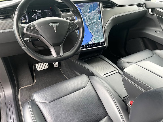 Tesla Model X 8 of 13