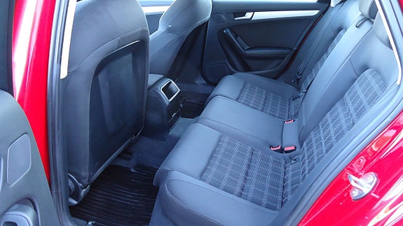 Audi A4 11 of 17