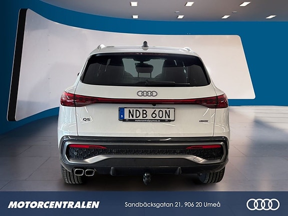 Audi Q5 2 of 5