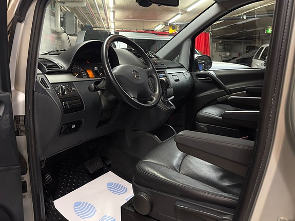 Mercedes-Benz Viano 16 of 28