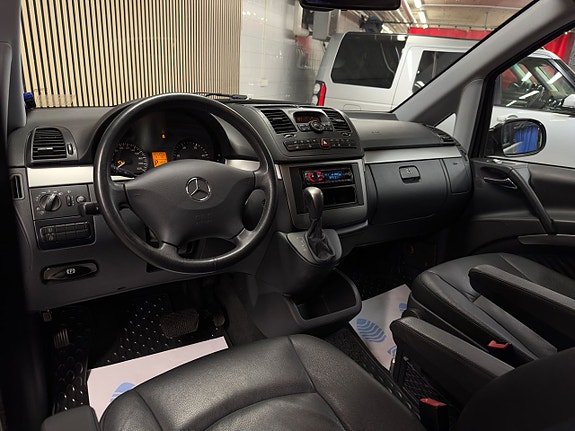 Mercedes-Benz Viano 17 of 28