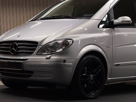 Mercedes-Benz Viano 7 of 28