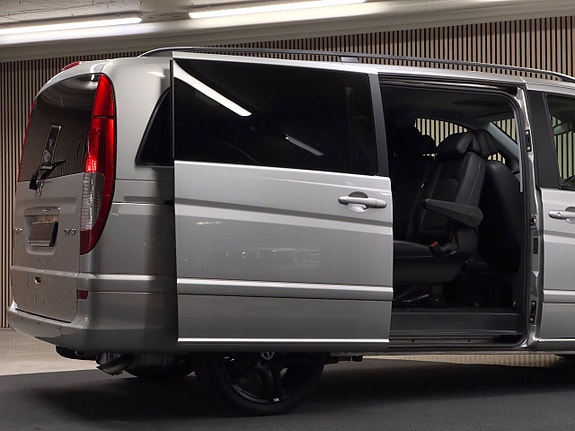 Mercedes-Benz Viano 14 of 28