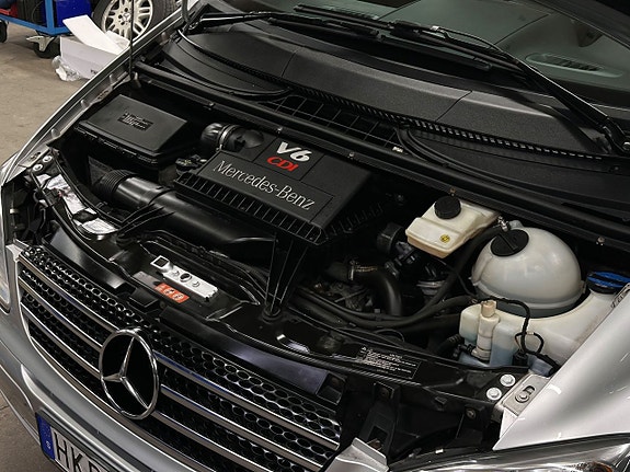 Mercedes-Benz Viano 9 of 28