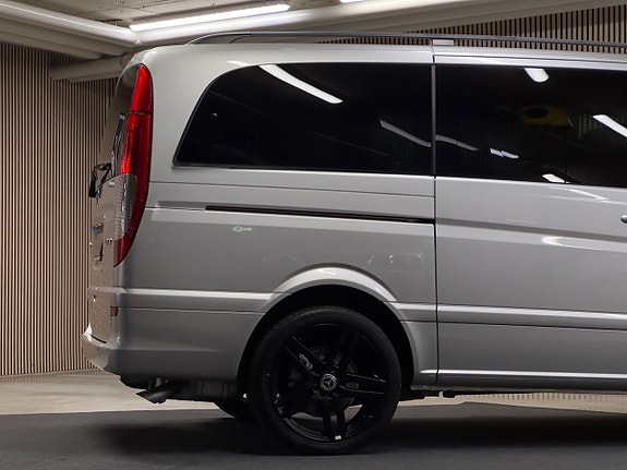 Mercedes-Benz Viano 13 of 28