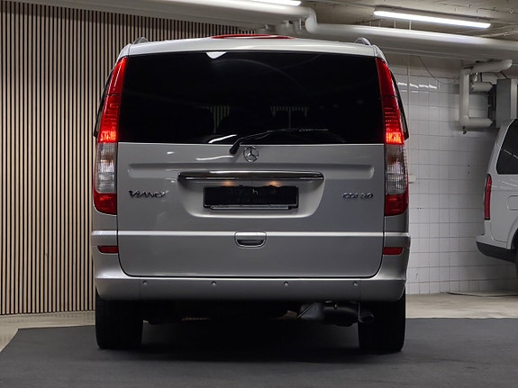 Mercedes-Benz Viano 15 of 28
