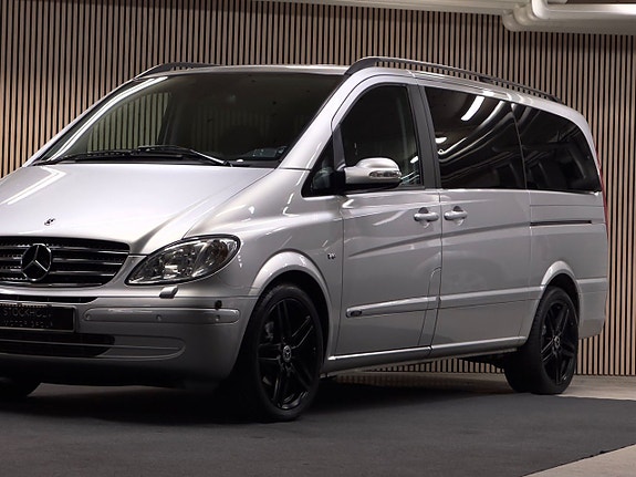 Mercedes-Benz Viano 2 of 5